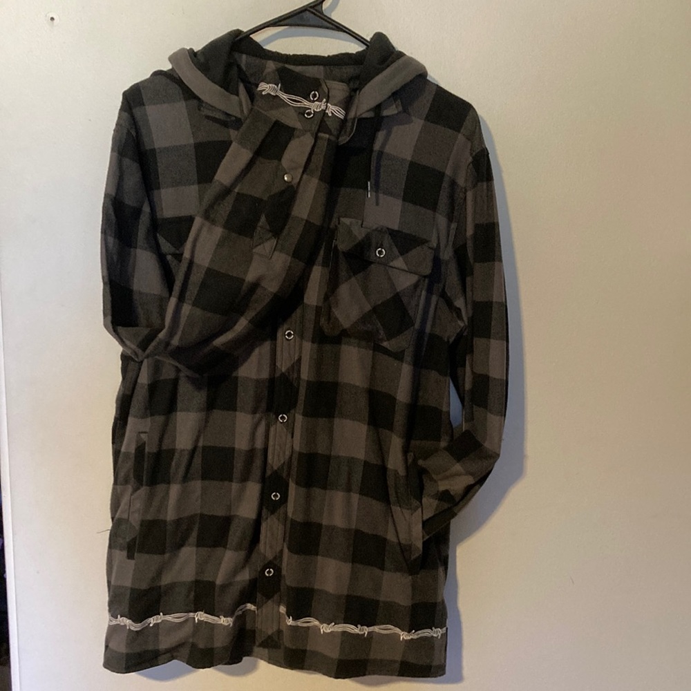 Sketchy Tank hooded flannel embroidered. Washed and worn